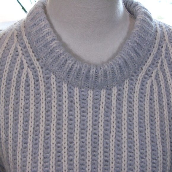 Elizabeth and James Soft Blue/White Stripe Thick Plaited Sweater Size Medium - Picture 2 of 4